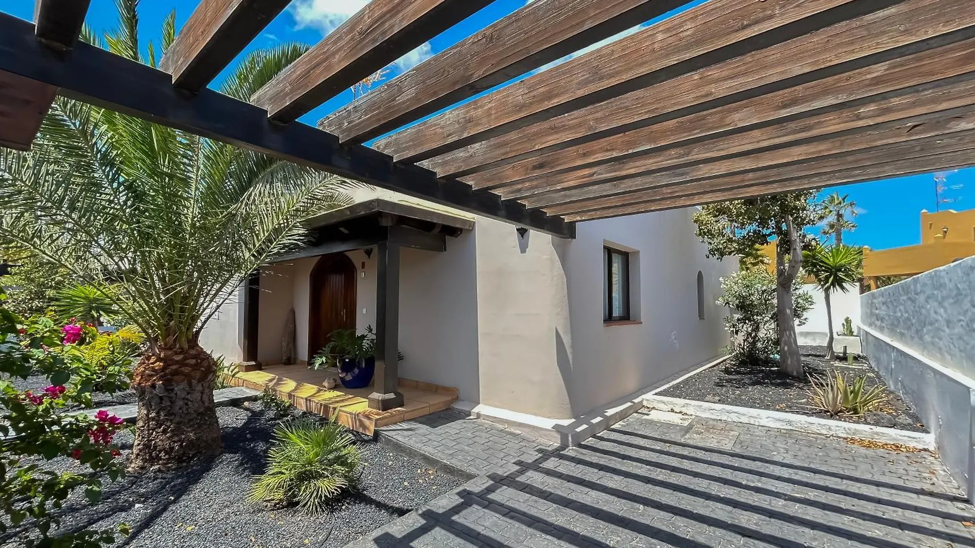 House Boho Palm With Private Heated Pool And Garden, 3 Bedrooms, Wi-Fi Corralejo